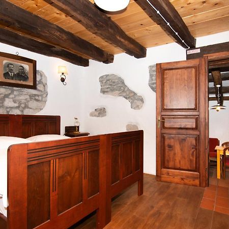 Apartments Valentinus 1800 Sežana Εξωτερικό φωτογραφία