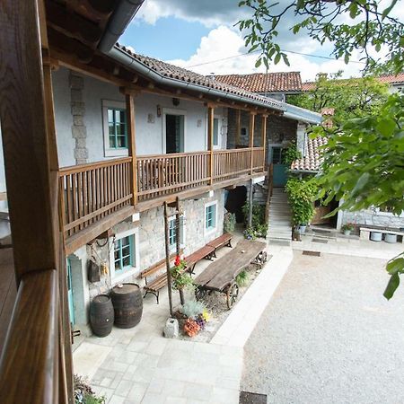 Apartments Valentinus 1800 Sežana Εξωτερικό φωτογραφία
