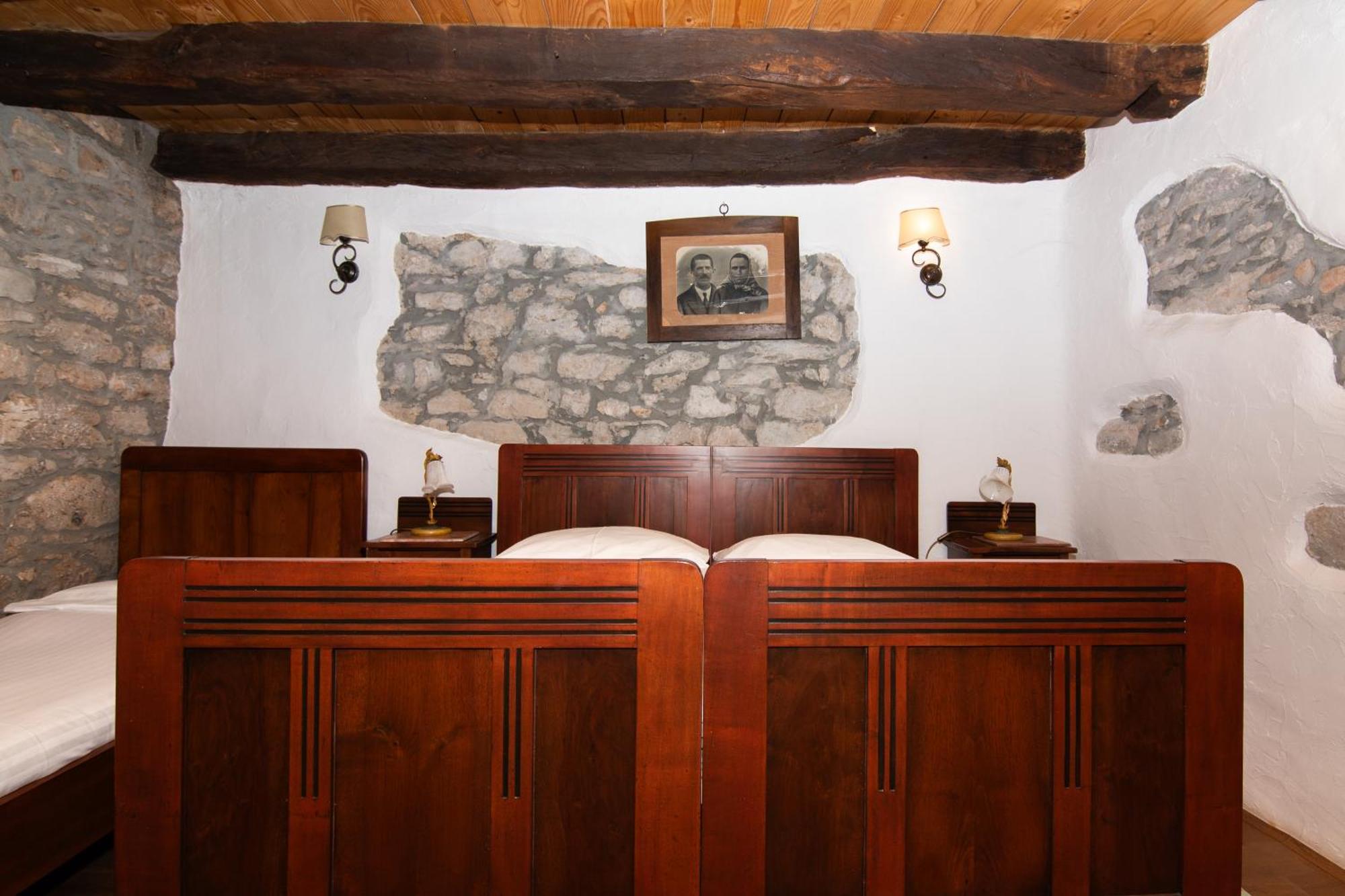 Apartments Valentinus 1800 Sežana Εξωτερικό φωτογραφία