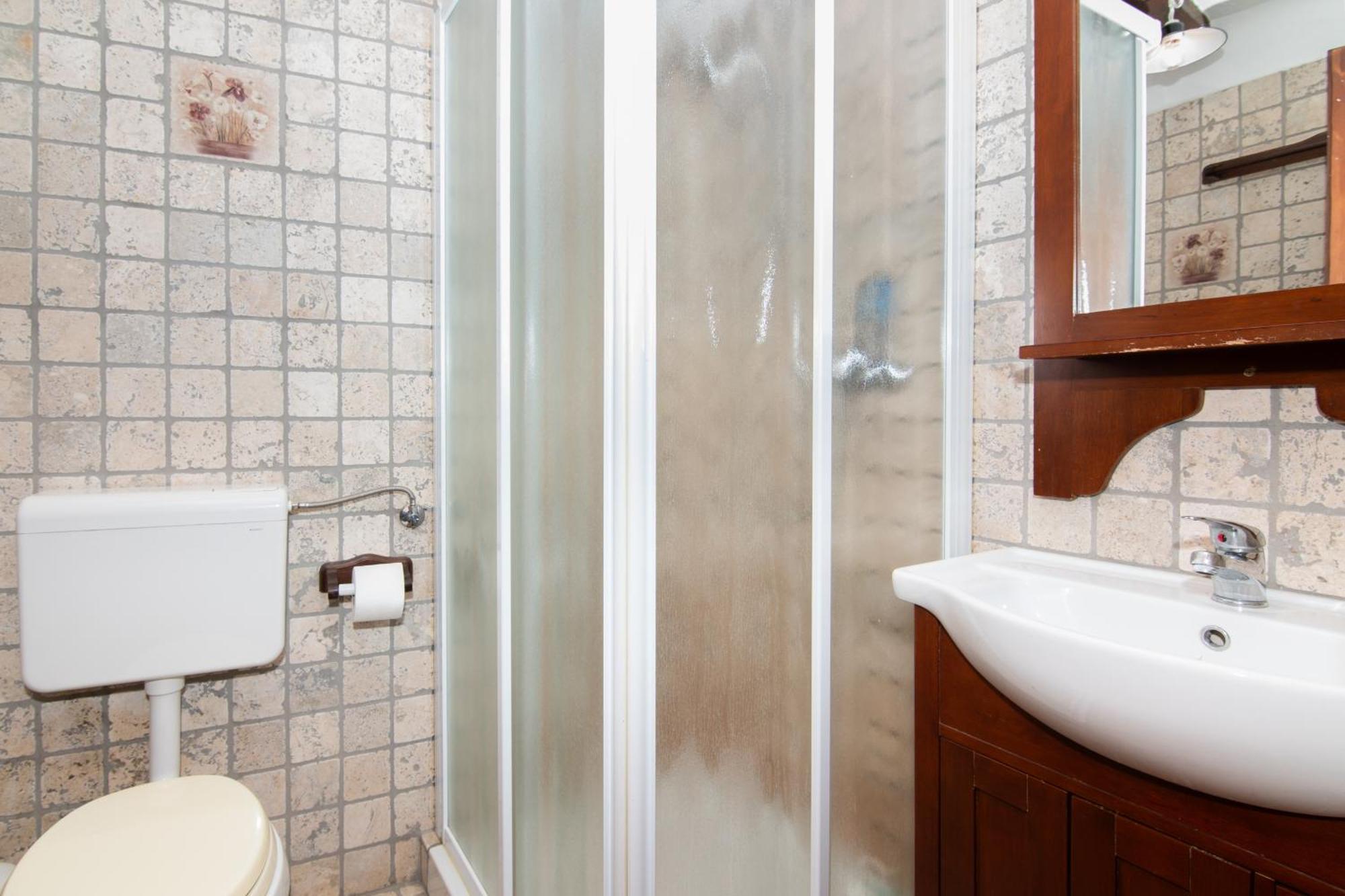 Apartments Valentinus 1800 Sežana Εξωτερικό φωτογραφία