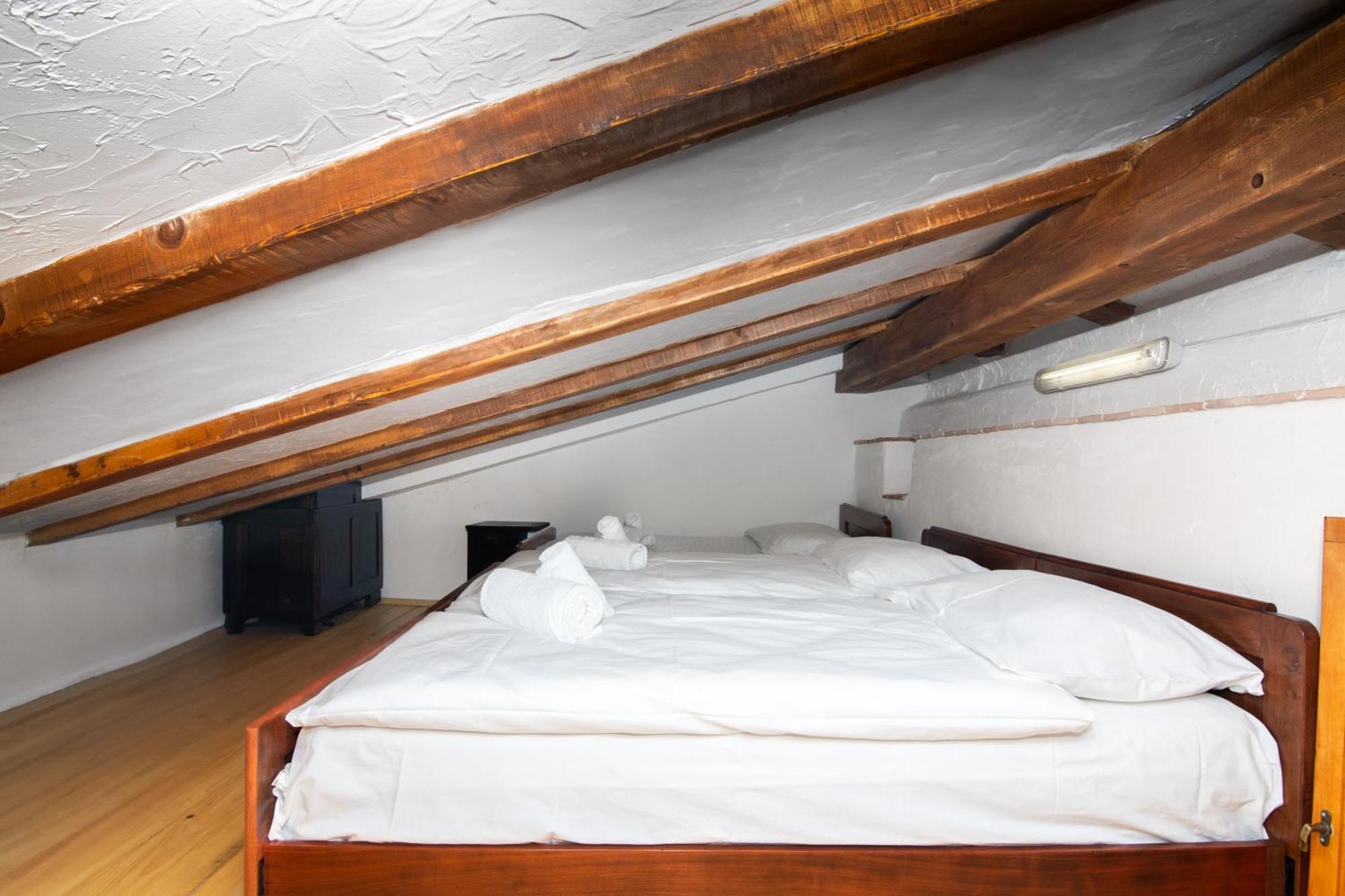 Apartments Valentinus 1800 Sežana Εξωτερικό φωτογραφία