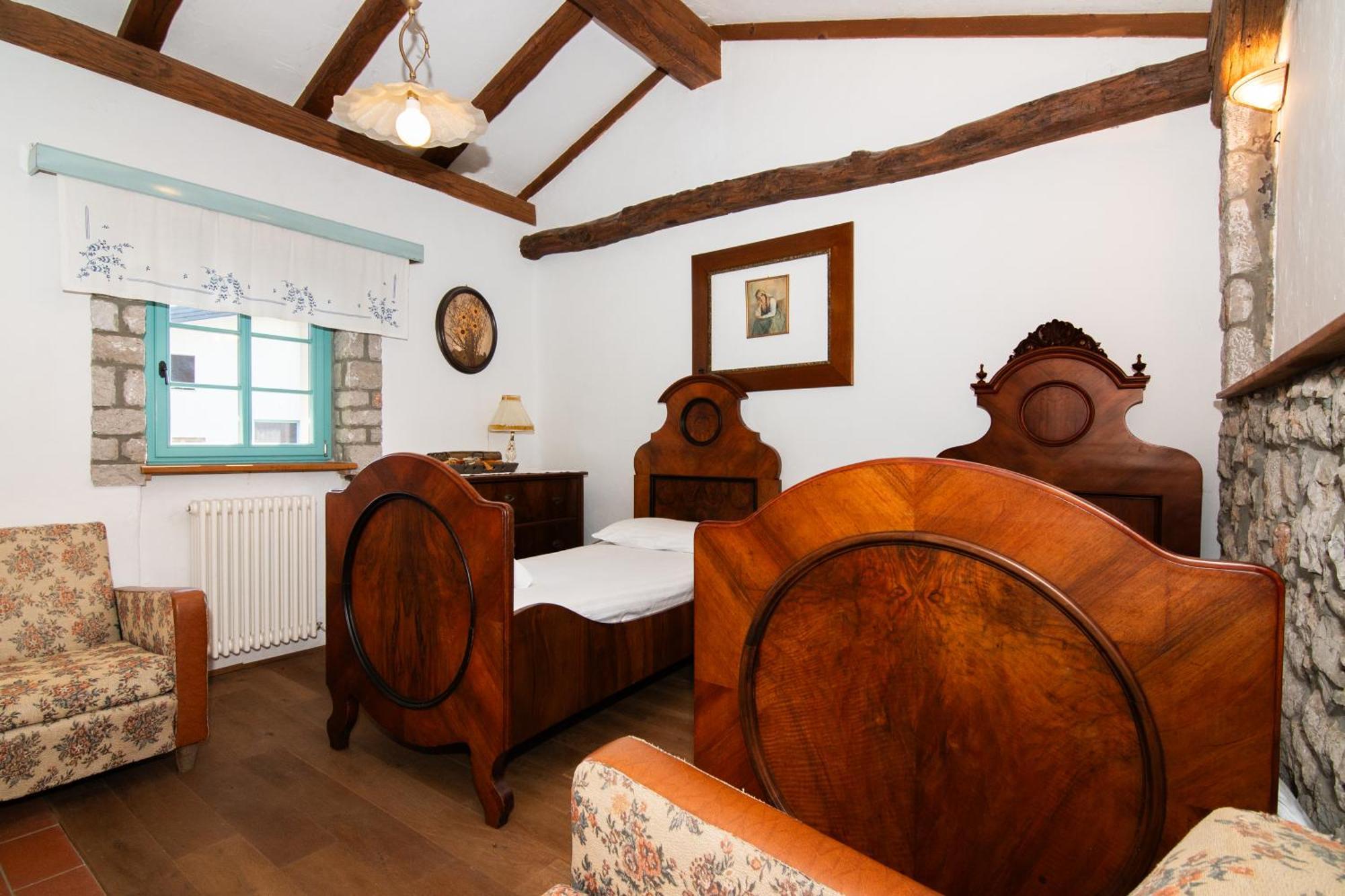 Apartments Valentinus 1800 Sežana Εξωτερικό φωτογραφία