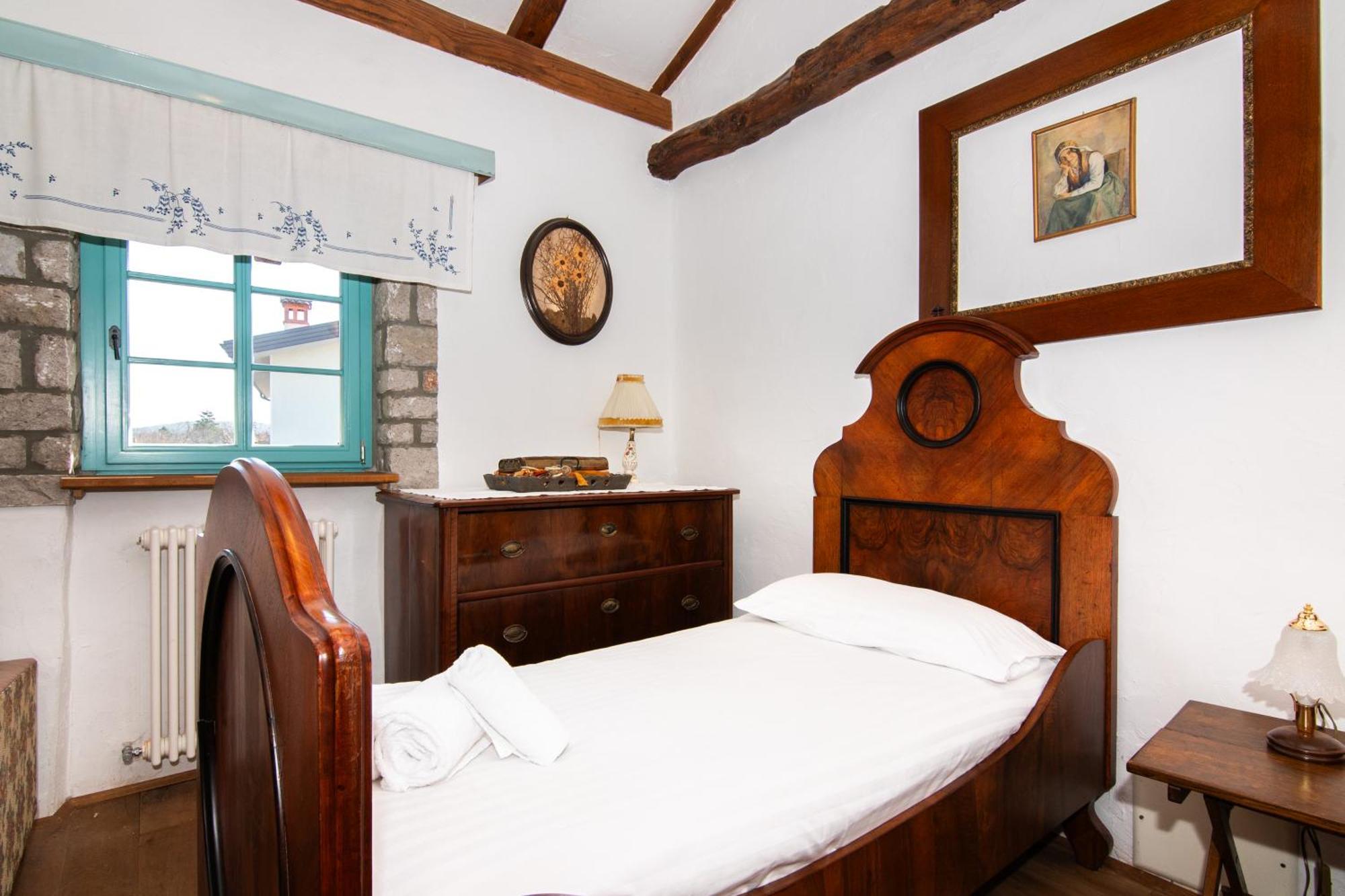 Apartments Valentinus 1800 Sežana Εξωτερικό φωτογραφία
