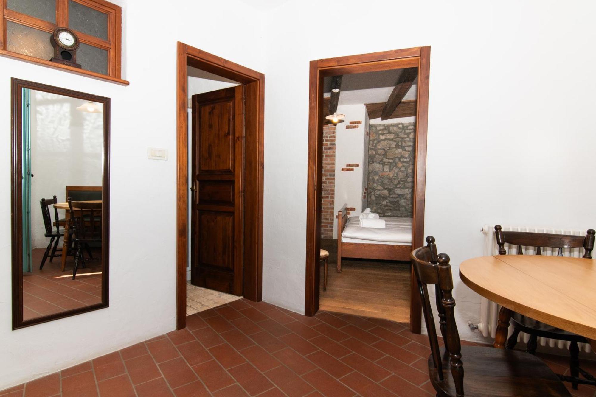 Apartments Valentinus 1800 Sežana Εξωτερικό φωτογραφία