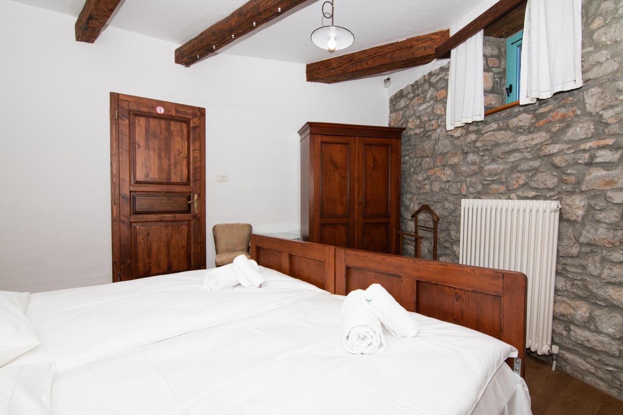 Apartments Valentinus 1800 Sežana Εξωτερικό φωτογραφία