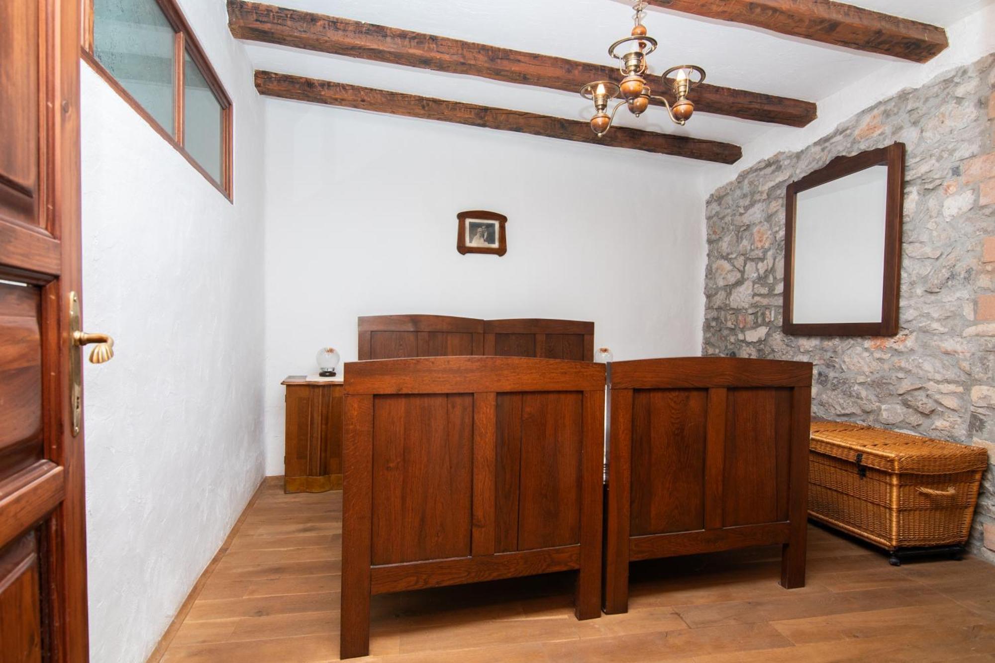 Apartments Valentinus 1800 Sežana Εξωτερικό φωτογραφία