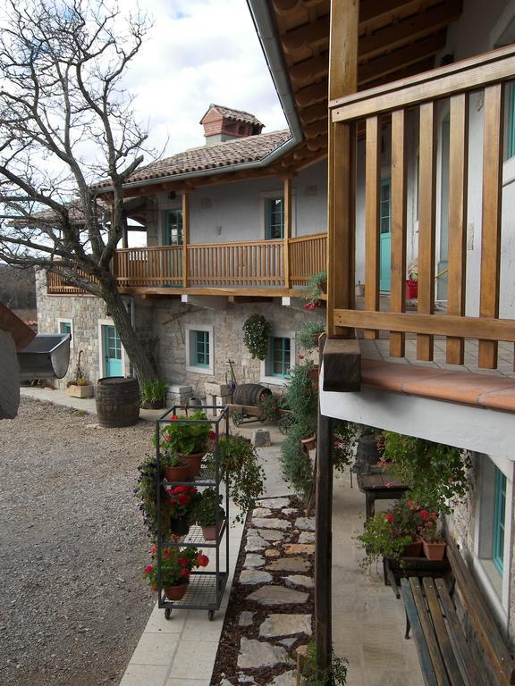 Apartments Valentinus 1800 Sežana Εξωτερικό φωτογραφία