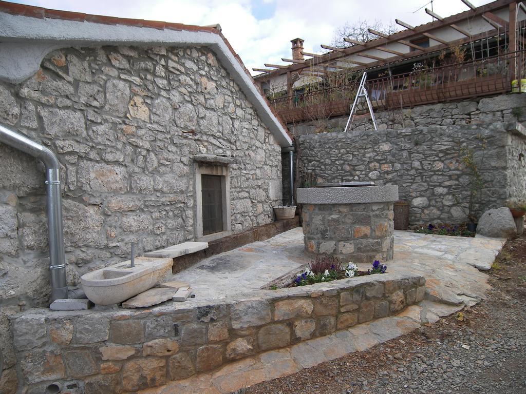 Apartments Valentinus 1800 Sežana Εξωτερικό φωτογραφία