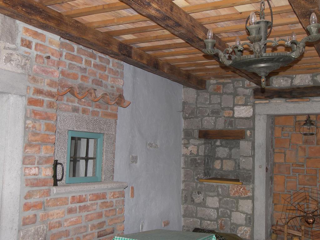 Apartments Valentinus 1800 Sežana Εξωτερικό φωτογραφία