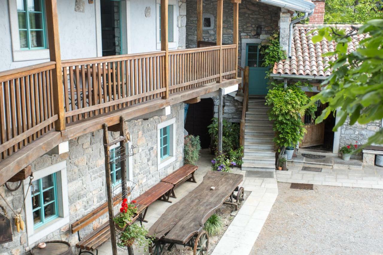 Apartments Valentinus 1800 Sežana Εξωτερικό φωτογραφία