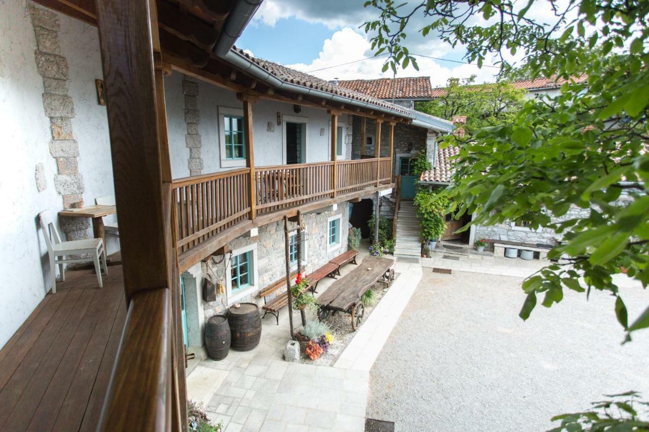 Apartments Valentinus 1800 Sežana Εξωτερικό φωτογραφία